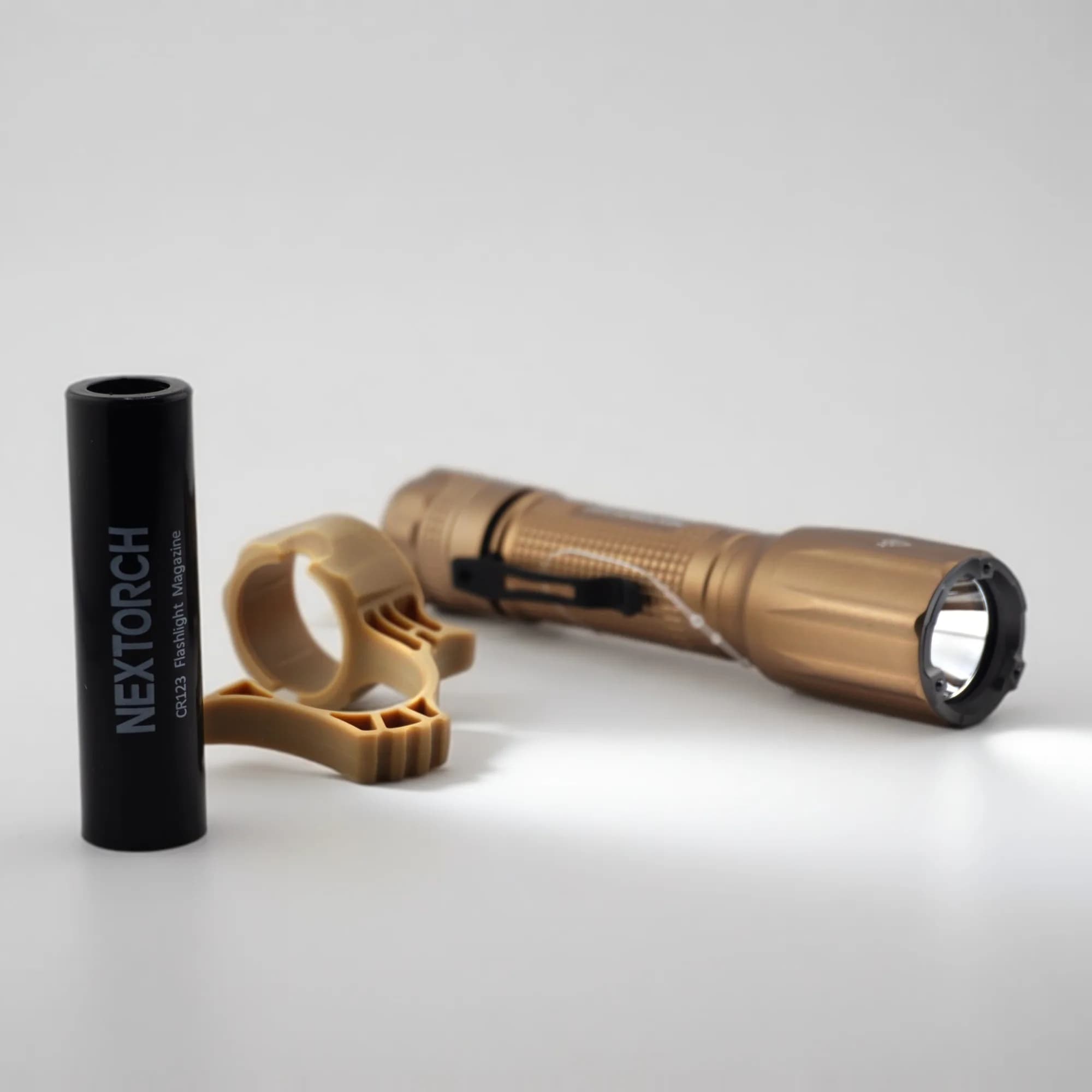 Nextorch TA30CS Operator taktische Taschenlampe 1600 Lumen, sand, Hauptansicht